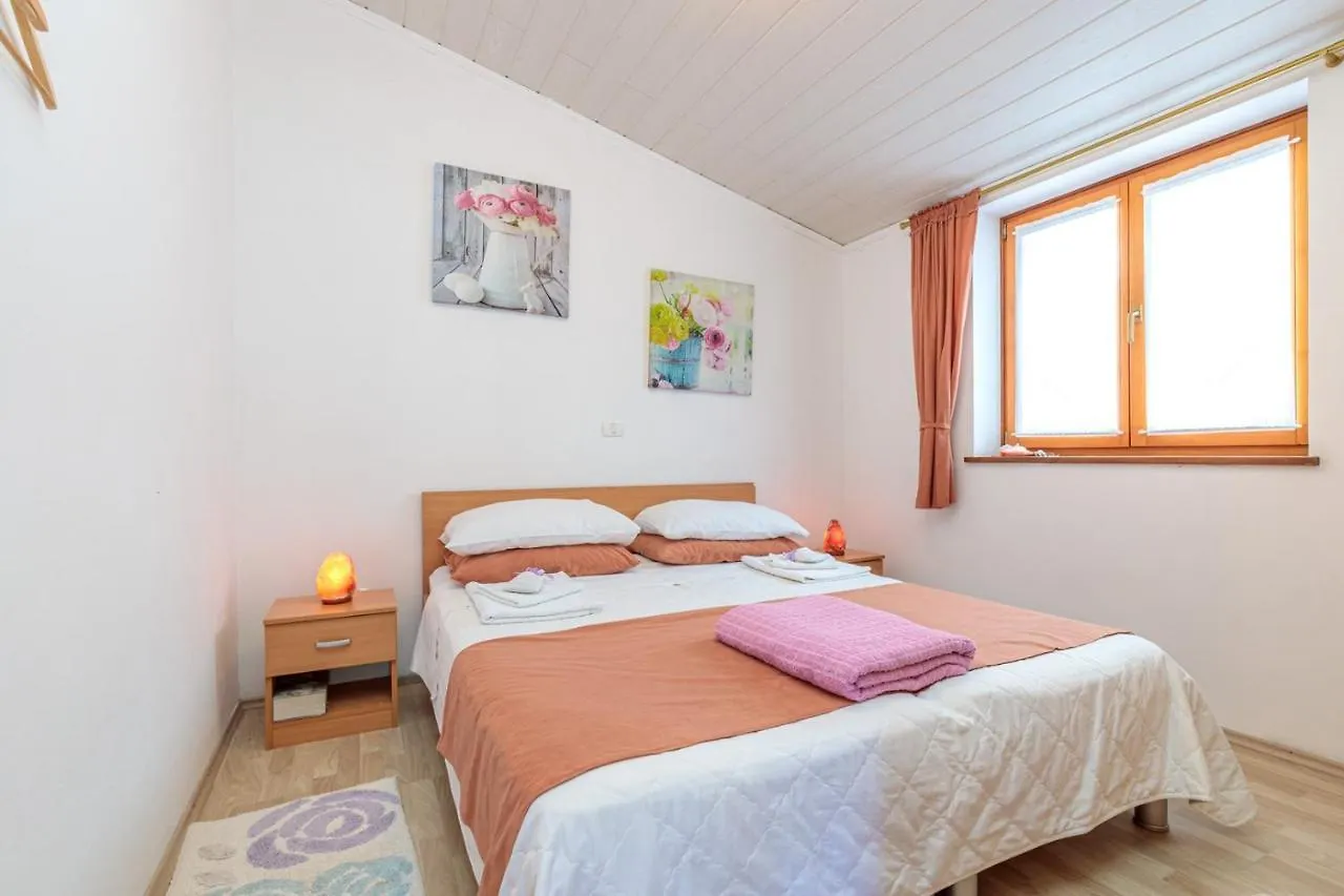Gasthof Apartments Sveti Leonard 308 Oprtalj