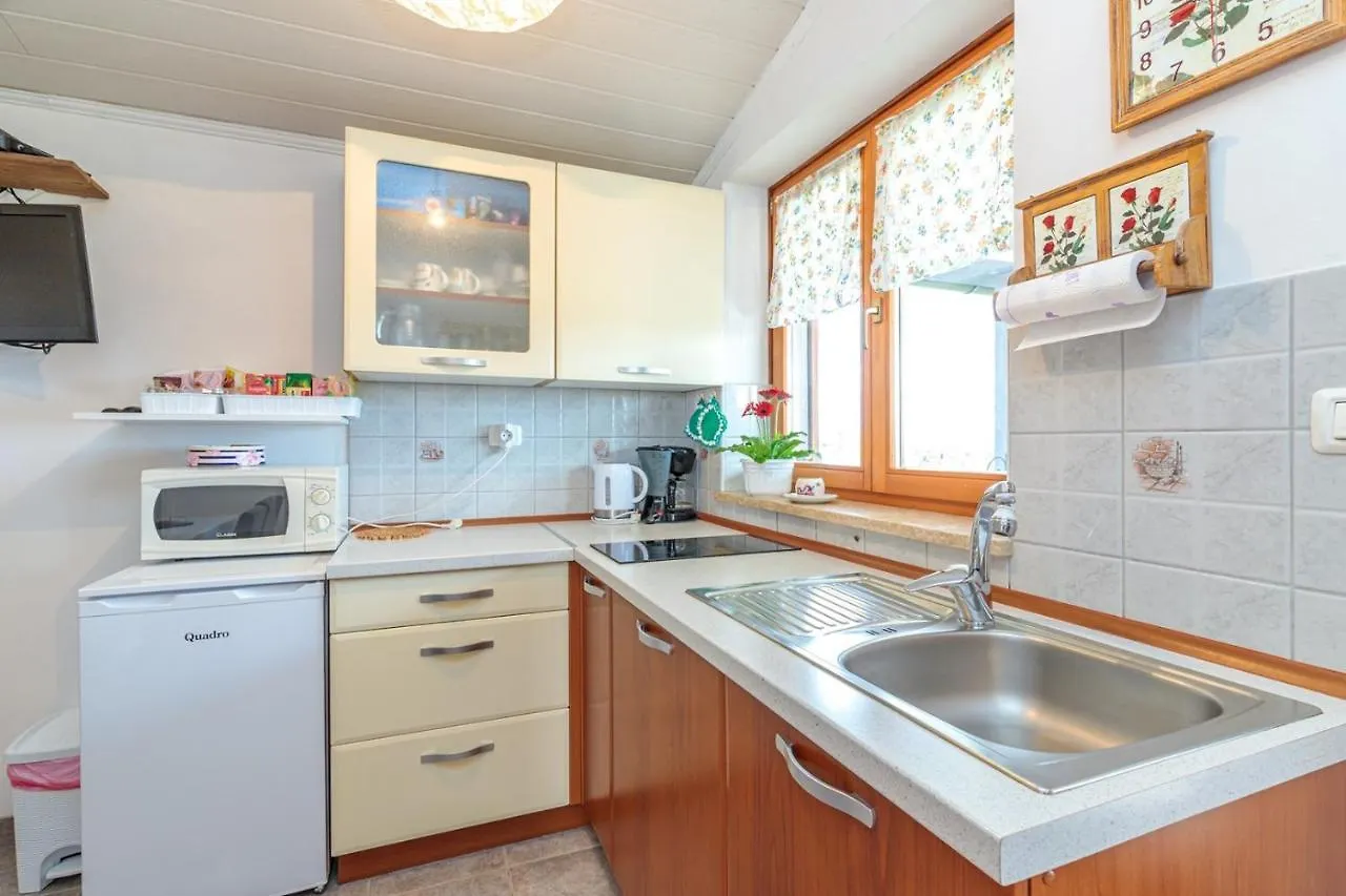 Guest house Apartments Sveti Leonard 308 Oprtalj