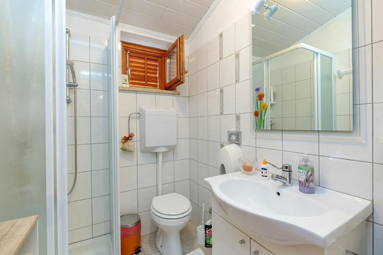 Apartments Sveti Leonard 308 Oprtalj Guest house